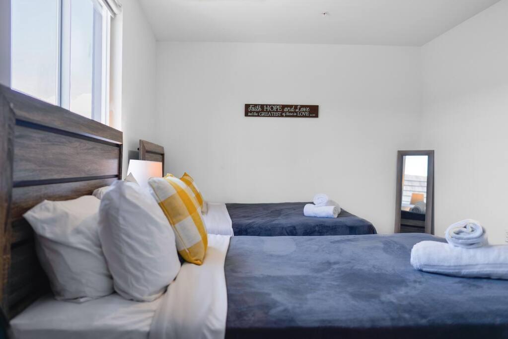 Awesome Townhouse 15 Minutes From The Beach Miami Exterior photo